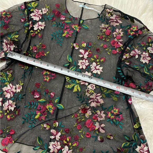 Kimchi Blue by Pacsun Sheer black blouse with embroidered flowers size Small - Picture 5 of 5